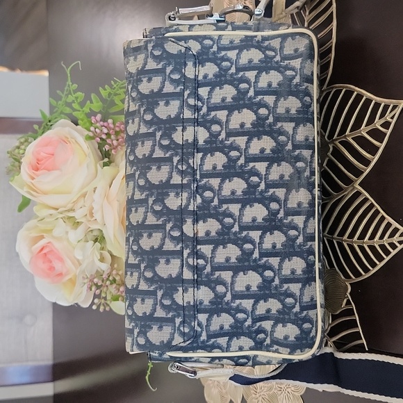 Authentic Dior crossbody bag - Picture 4 of 14